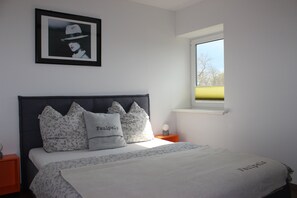 2 camere, culla da viaggio, Wi-Fi gratuito, lenzuola