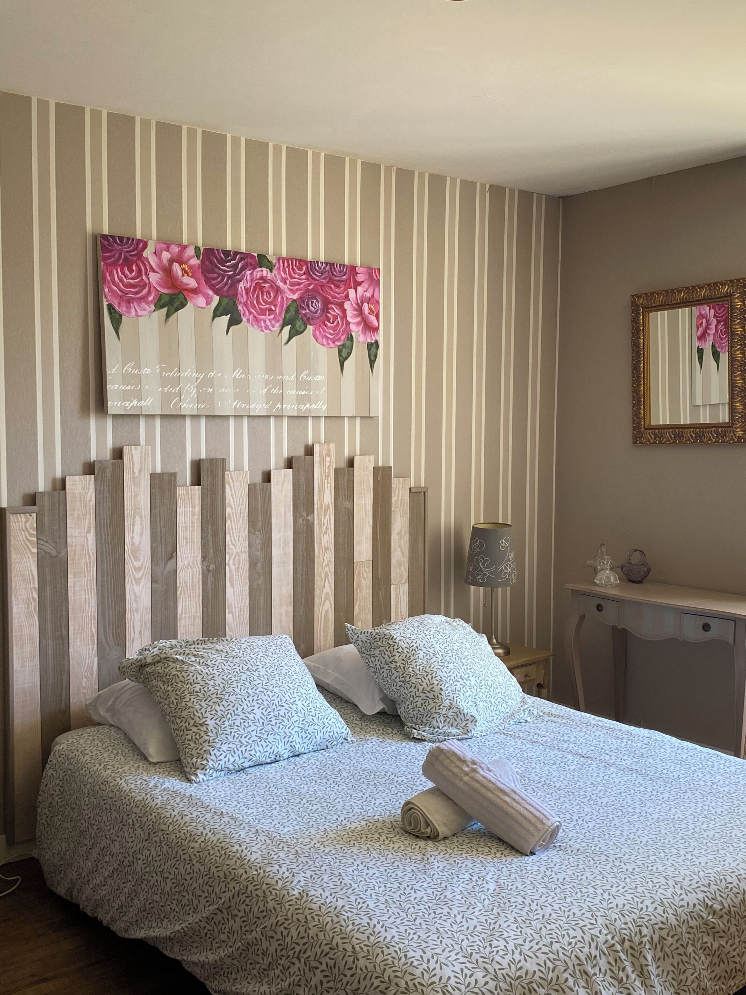 4 slaapkamers, een strijkplank/strijkijzer, reisbedje, gratis wifi