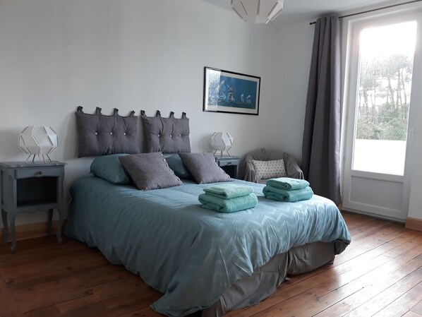 6 bedrooms, iron/ironing board, travel crib, WiFi