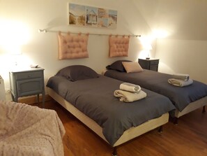 6 Schlafzimmer, Bügeleisen/Bügelbrett, Reisekinderbett, WLAN