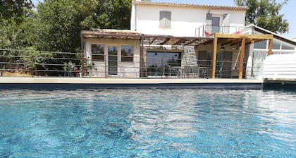 Agréable maison en Luberon avec piscine, France