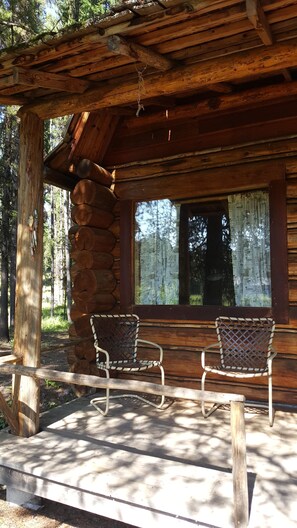 Terrace/patio - "Loon's Nest" rustic cabin hidden amongst the pines (Condon)