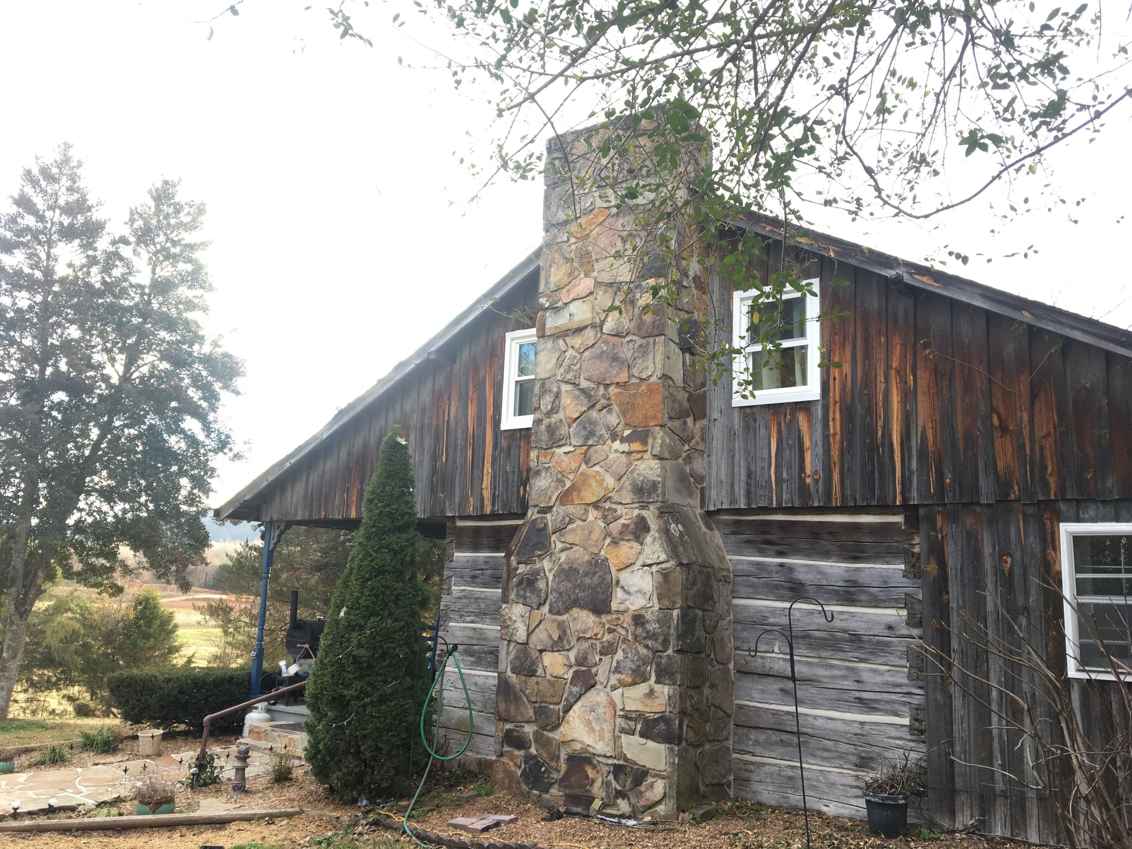 Cozy Log Cabin- Hiking Kayaking Fishing