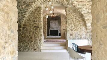 7 chambres, bureau, fer et planche Ă repasser, lit parapluie