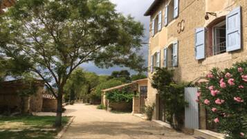 Enceinte de lâhĂ©bergement