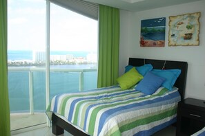 4 chambres, fer et planche à repasser, Wi-Fi, draps fournis