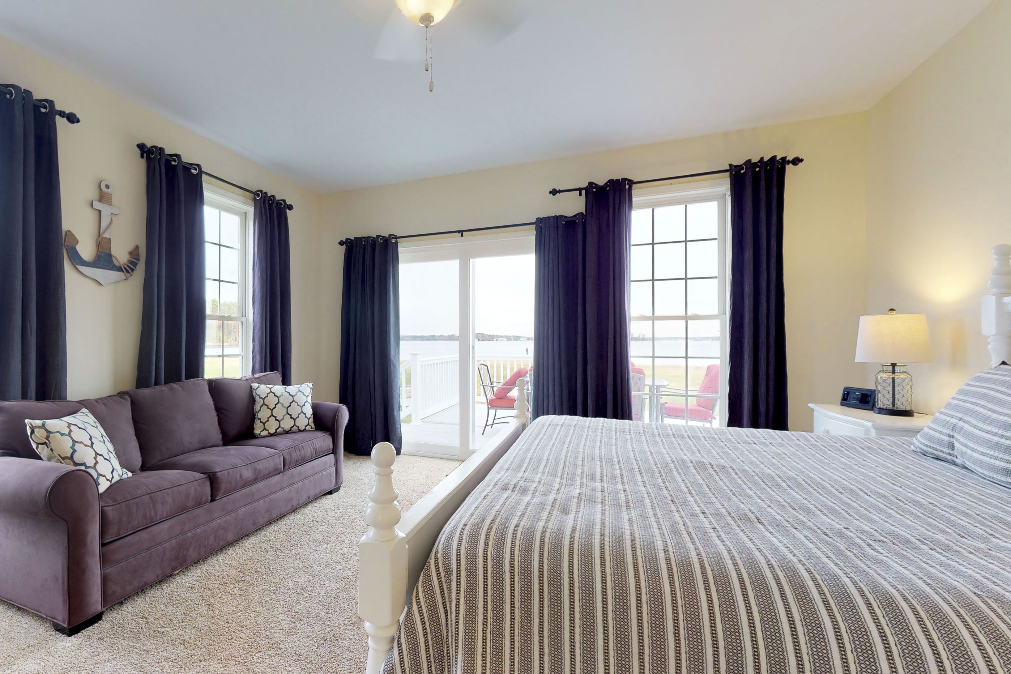 Waterfront 5BR/3.5BA with private pool, dock, fire pit, kayaks, beach Sleeps 18