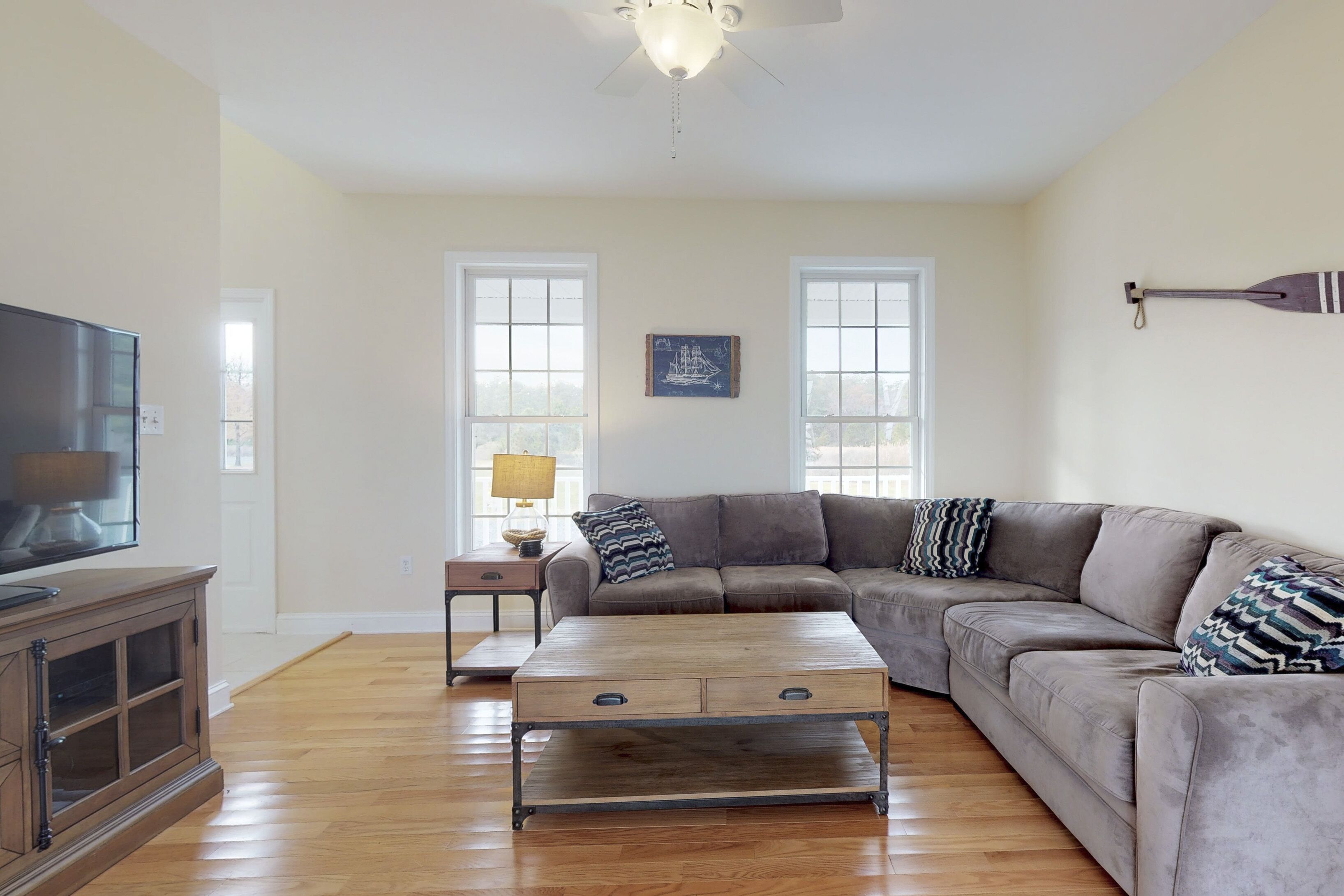 Waterfront 5BR/3.5BA with private pool, dock, fire pit, kayaks, beach Sleeps 18