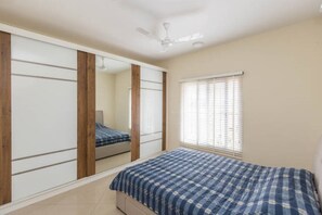 3 Schlafzimmer, Bügeleisen/Bügelbrett, WLAN, Bettwäsche