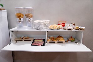 Free daily buffet breakfast