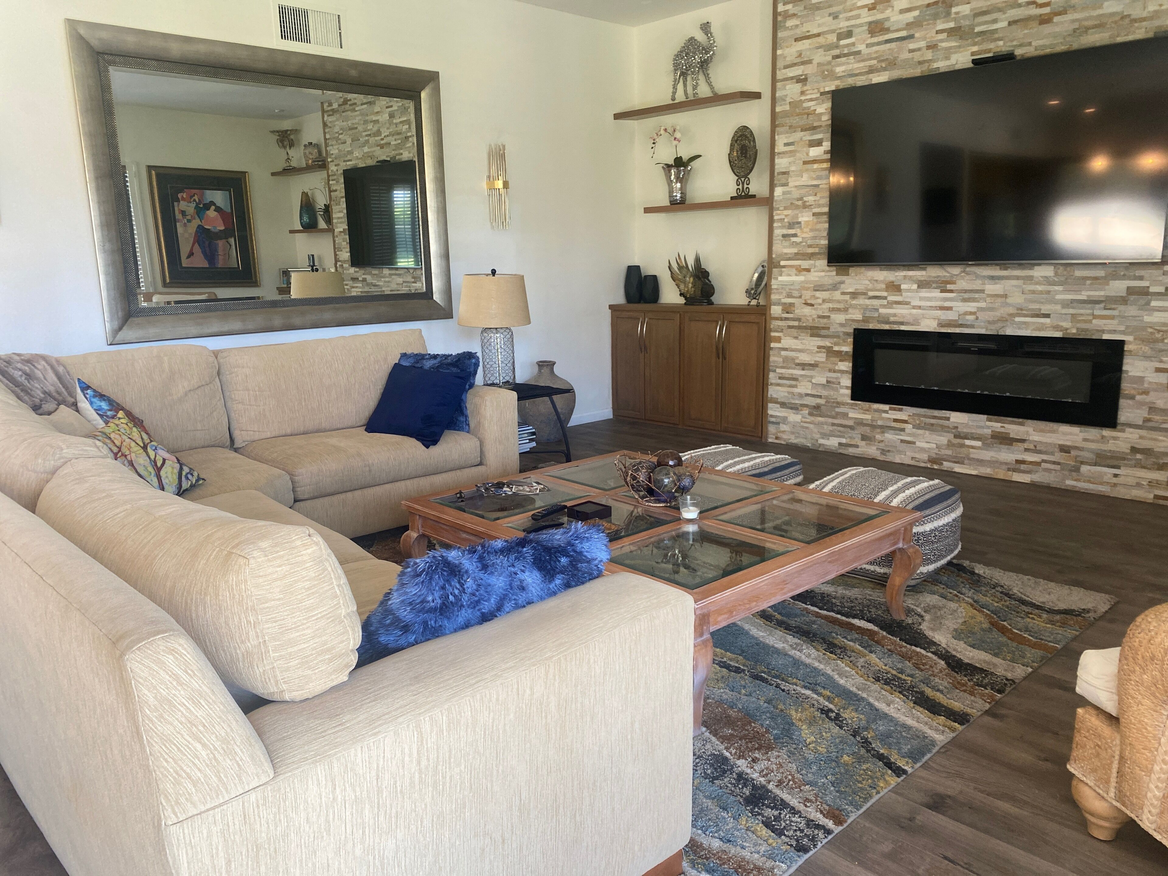 Close to tennis gardens 2 master suite Indian wells CC <br>Available for tennis