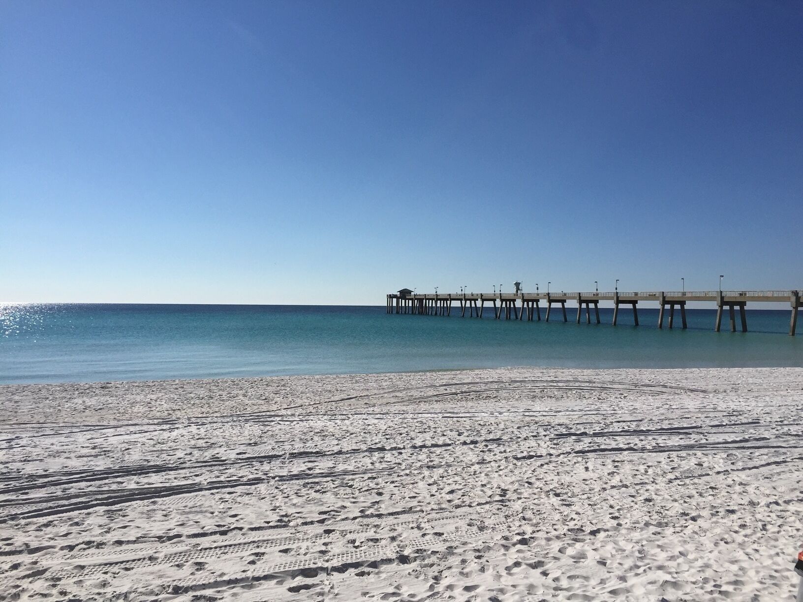 Plage à proximité, chaises longues, serviettes de plage