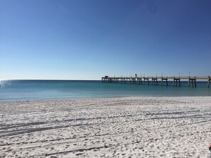 Beach nearby, sun loungers, beach towels