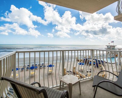 Daytona 500 Weekend Feb. 13-18, 2020 ~ 2 BR / 1 Bath Oceanfront Villa