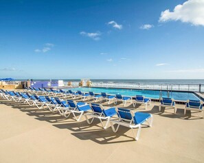 Piscine extérieure, piscine chauffée