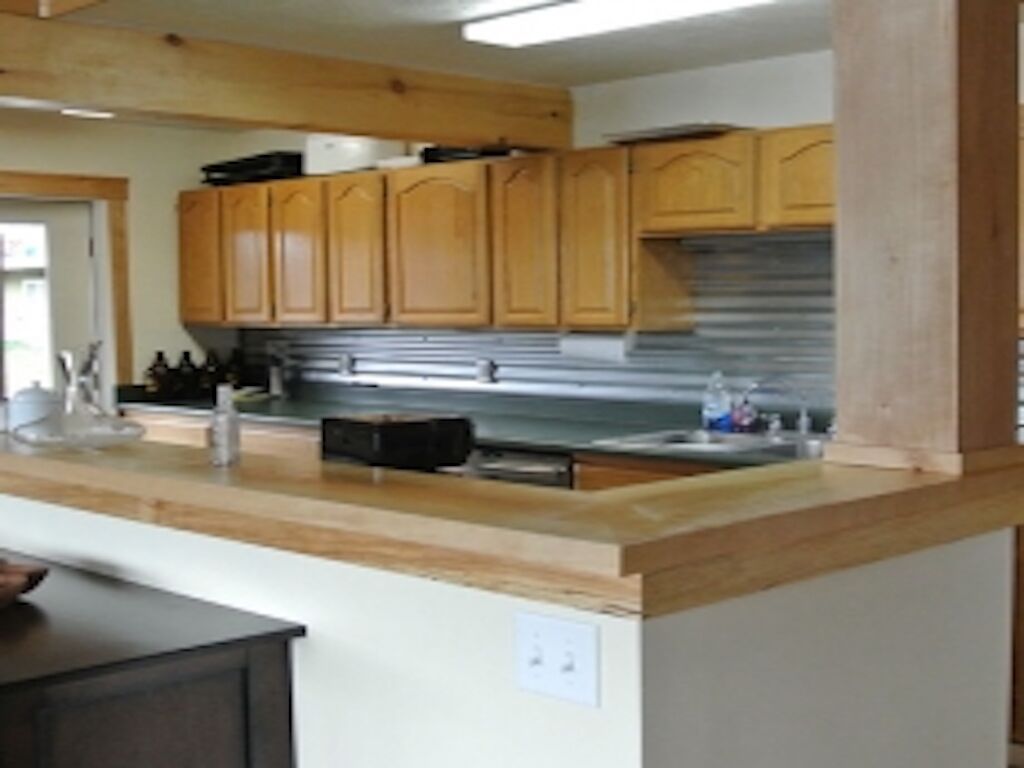 Glacier views, waterfront property on Haines dramatic Mud Bay Road