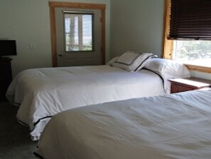 4 bedrooms, iron/ironing board, travel cot, free WiFi