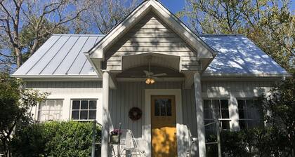 Newly Renovated Craftsmen Cottage minutes to Texas A&M