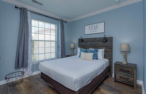 3 soverom, strykejern/-brett, wi-fi og sengetøy