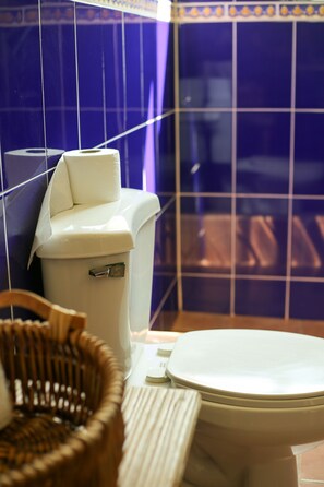 Handtücher, Seife, Shampoo, Toilettenpapier