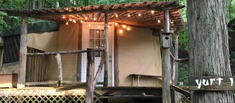 Spacious, airy yurt for glamping in comfort!