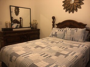 1 chambre, bureau, fer et planche à repasser, Wi-Fi gratuit