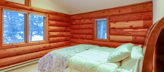 CABINA LOG A LAKEFRONT CON ACCESSO SULLA SPIAGGIA E SLIP IN BARCA