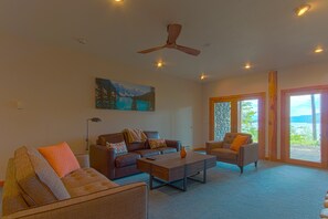 Smart TV, fireplace, video games, books