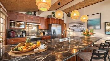 Réfrigérateur, micro-ondes, four, lave-vaisselle