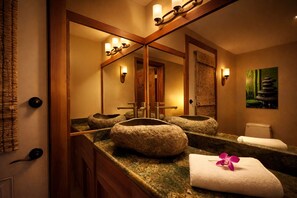 Dusche, Handtücher, Seife, Toilettenpapier