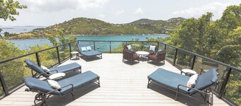Updated Caribbean retreat, with solar and generator power backup
