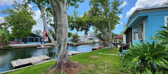 Cabaña en canal de aguas profundas con acceso directo al Golfo de México