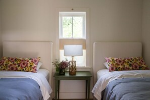 8 makuuhuonetta, silitysrauta/-lauta, Wi-Fi, vuodevaatteet