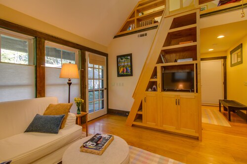 Old Town Bluffton Bungalow Condo in Tidal Cove