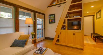Old Town Bluffton Bungalow Condo in Tidal Cove