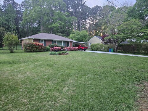 Perfect location!! Amazing view! Country serenity & mins to ATL and FIFA events!