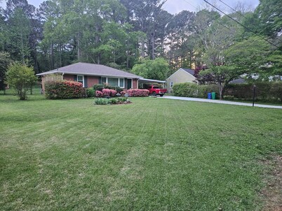 Perfect location!! Amazing view! Country serenity & mins to ATL and FIFA events!