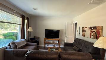 Smart TV, books, stereo