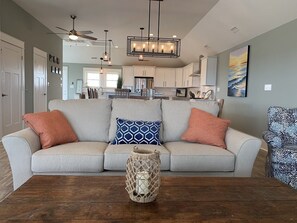 Smart TV, stereo - Steps to Beach*Private Heated Pool*Elevator* Jennette's Pier (Nags Head)