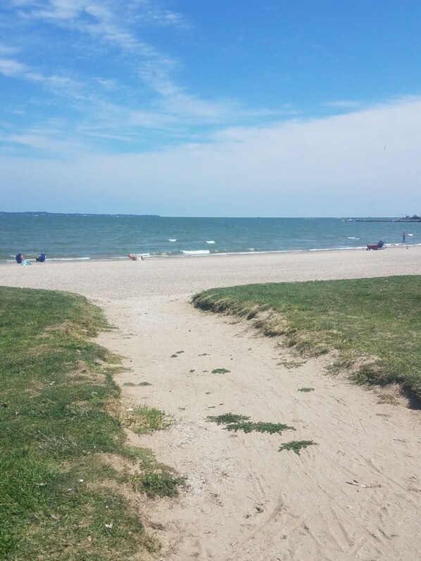 Beach nearby, beach towels