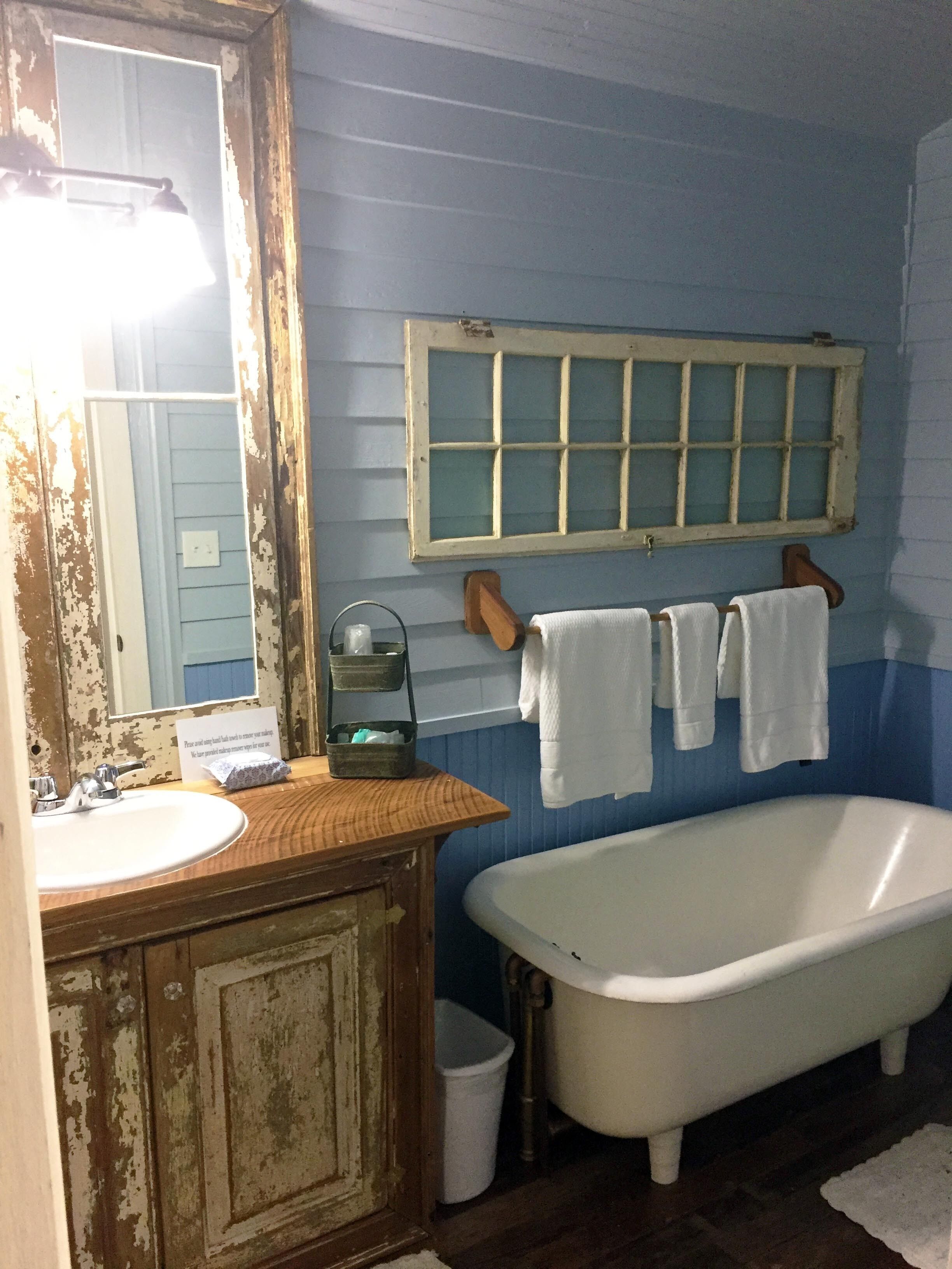 Badekar, hårtørrer, håndklæder, Sæbe