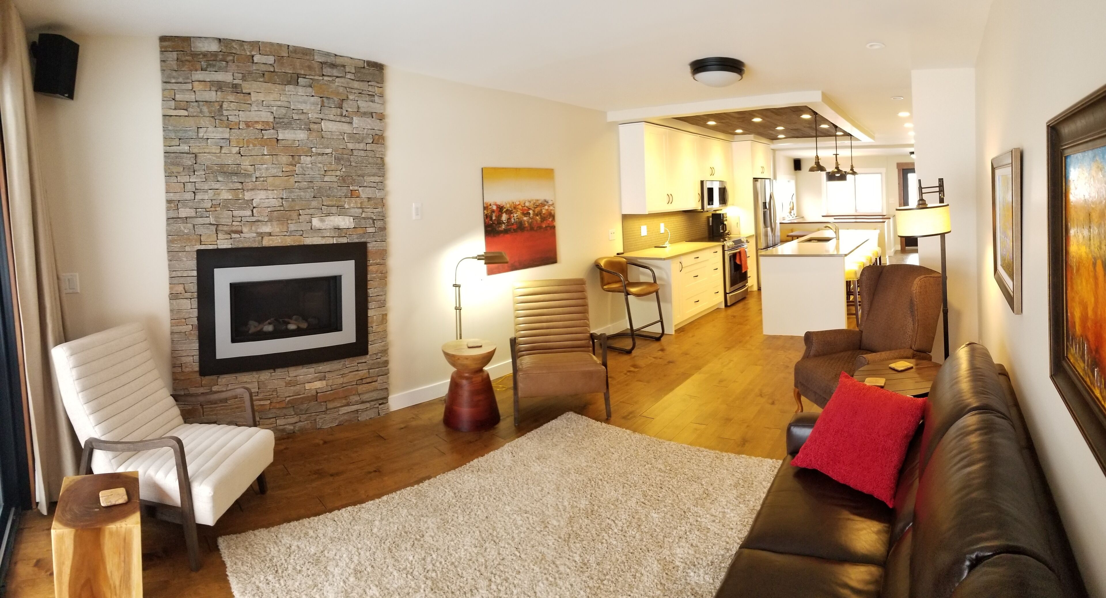 Modern Vacation Home  - Downtown Kimberley