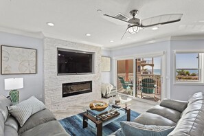 Smart TV, fireplace, music library, stereo