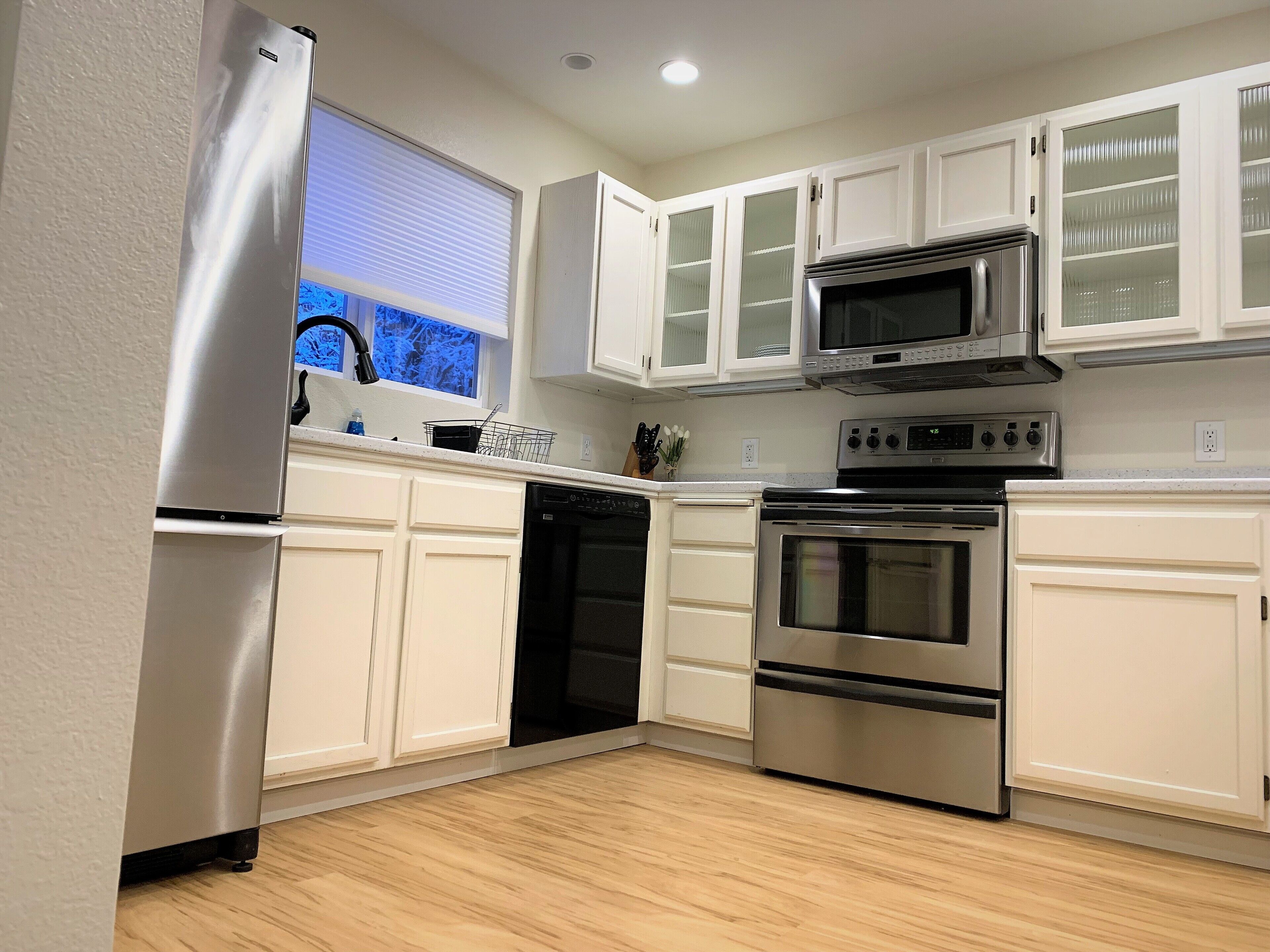 Modern Downtown Townhouse with a View