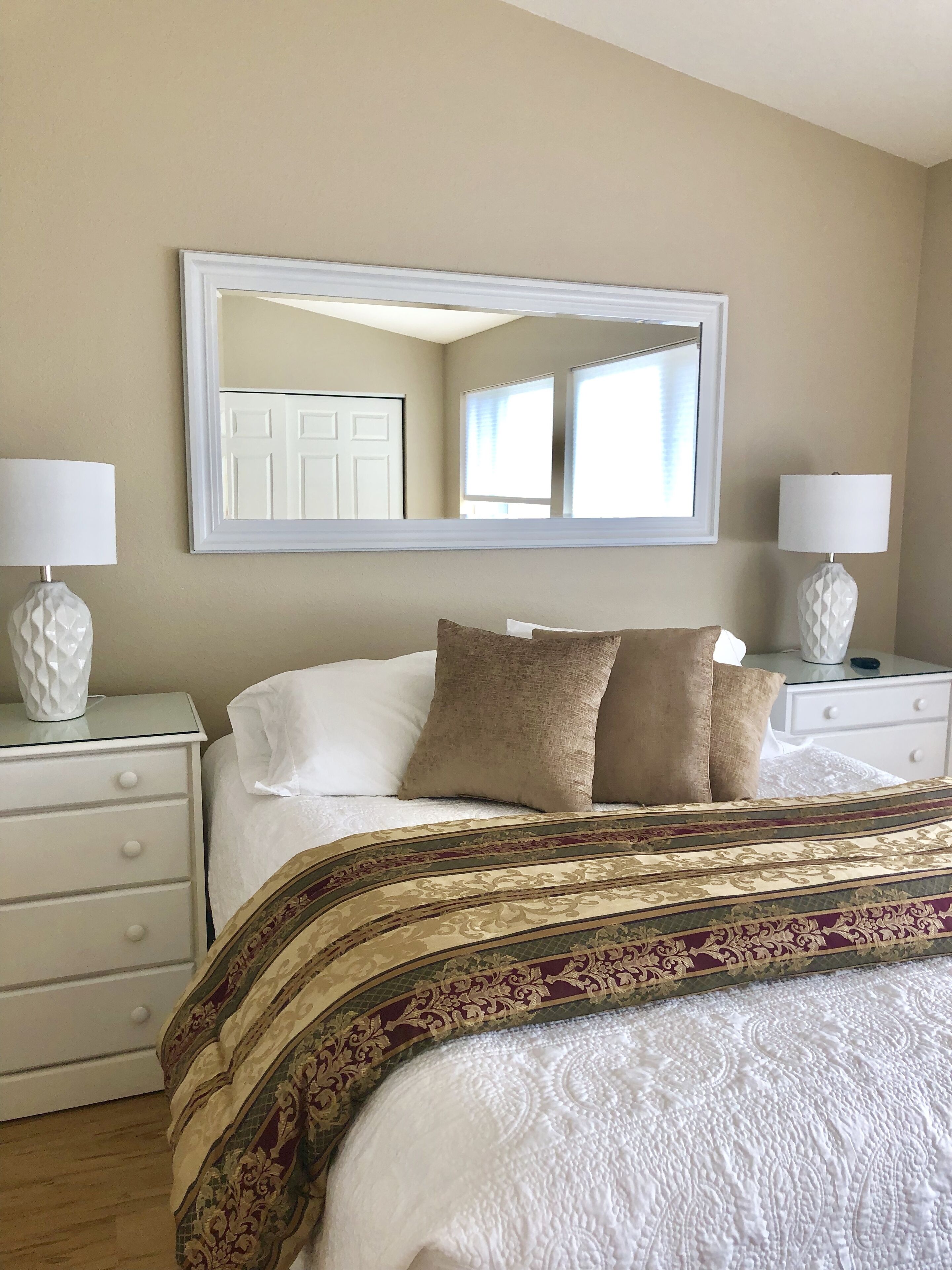 Modern Downtown Townhouse with a View