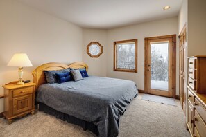 4 chambres, fer et planche à repasser, accès Internet, draps fournis