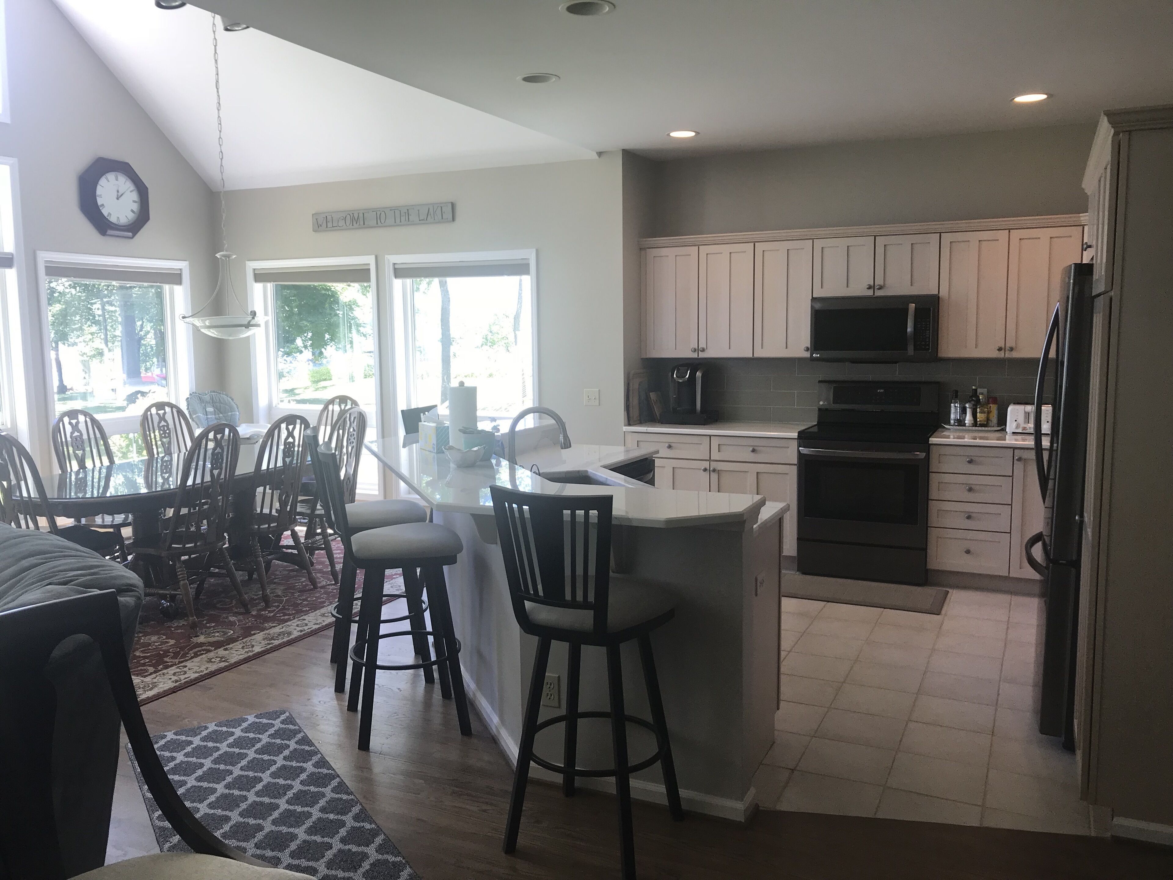 Year round lake house - plenty of room for the whole family