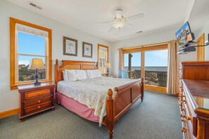 9 bedrooms, desk, free WiFi, bed sheets