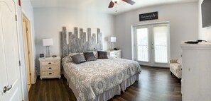 1 slaapkamer, een strijkplank/strijkijzer, gratis wifi, beddengoed