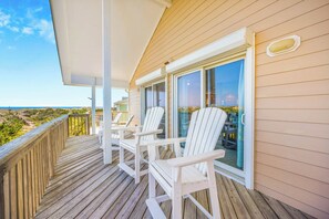 Terrace/patio - Oceanfront Avon Home with Private Pool, Hot Tub, Deluxe Game Room, Tiki Bar (Avon)